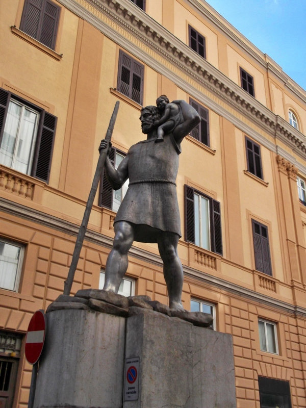 Statua di San Cristoforo - Fabio P., CC BY-SA 3.0 , via Wikimedia Commons