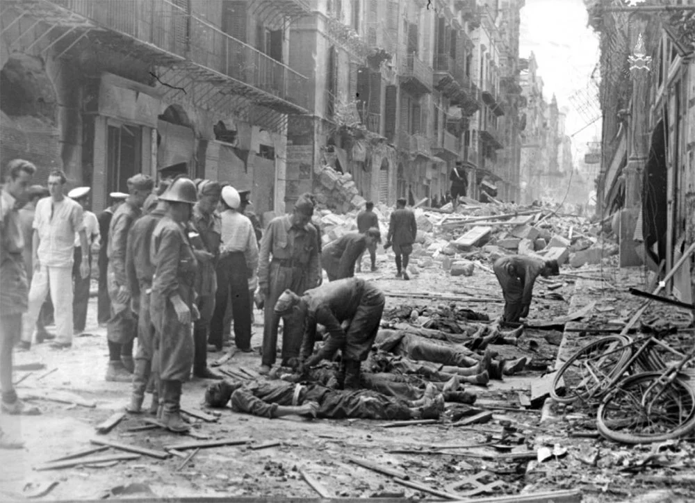 Corso Vittorio Emanuele - vittime sotto alle macerie
