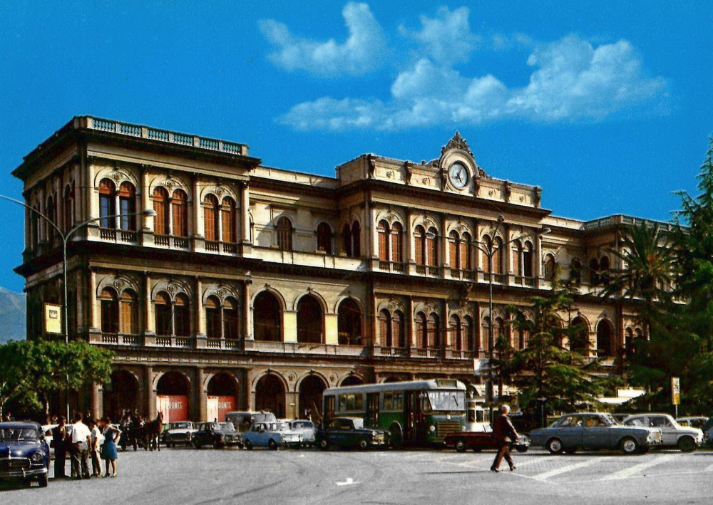 La stazione centrale di Palermo anni '60