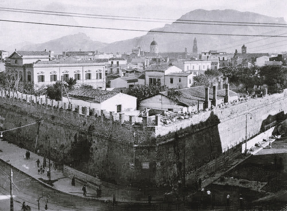 Il bastione in piazza Vittorio Emanuele Orlando - Palermo, 1920