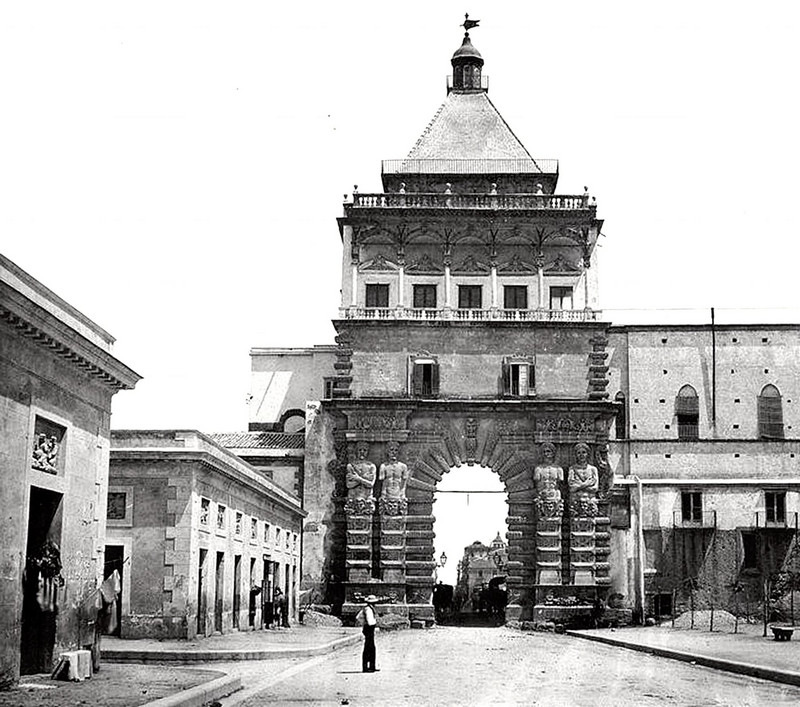 Porta Nuova, in una rara foto del 1865