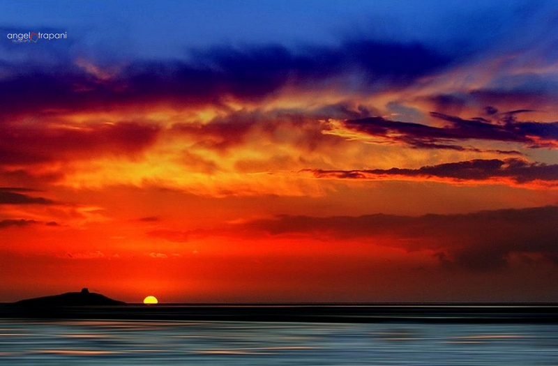La silhouette di Isula ri Fimmini al tramonto (© Angelo Trapani)